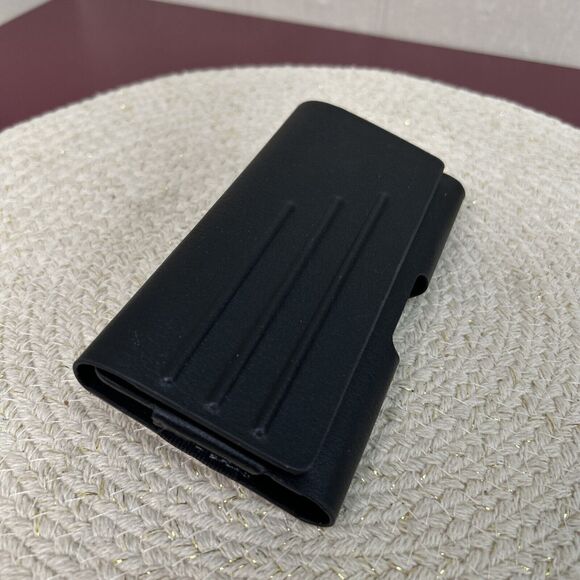 Verizon Universal Leather Pouch with Belt Clip for Medium Size Devices - Black - Picture 2 of 9